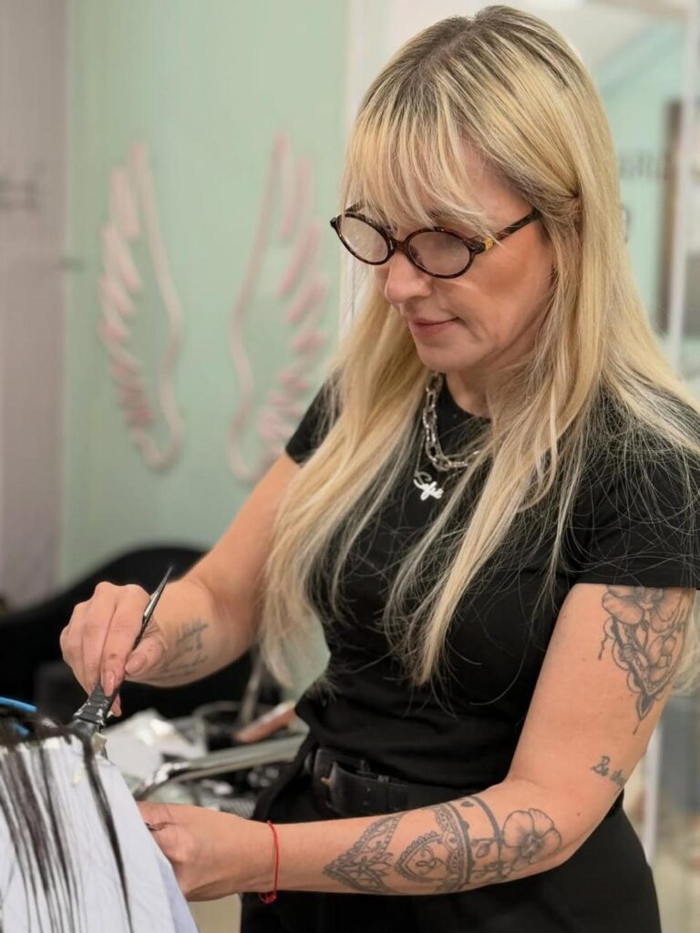 Cabeleireira Vanessa Loureiro da Casa Rosa Beauty Concept no Cambuí 