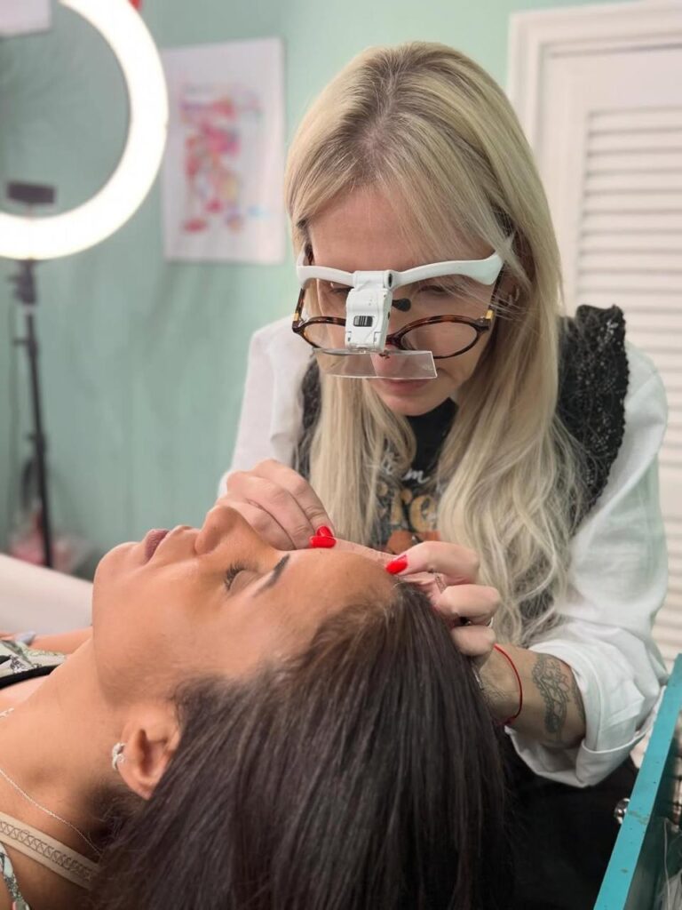 Empreendedora Vanessa Loureiro da Casa Rosa Beauty Concept no Cambuí 